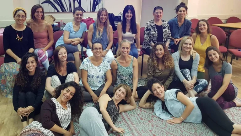 מסיימות קורס יוגה הריון
